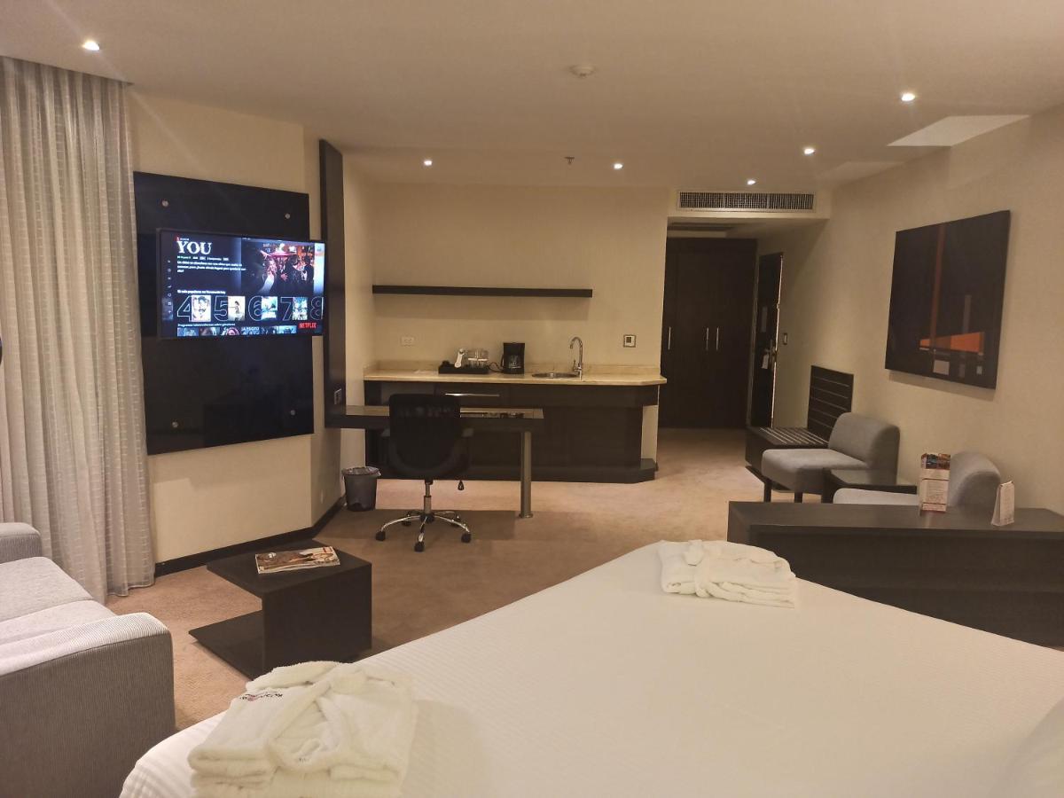 Rosa Bela Hotel & Convention Center Puerto Ordaz Екстериор снимка