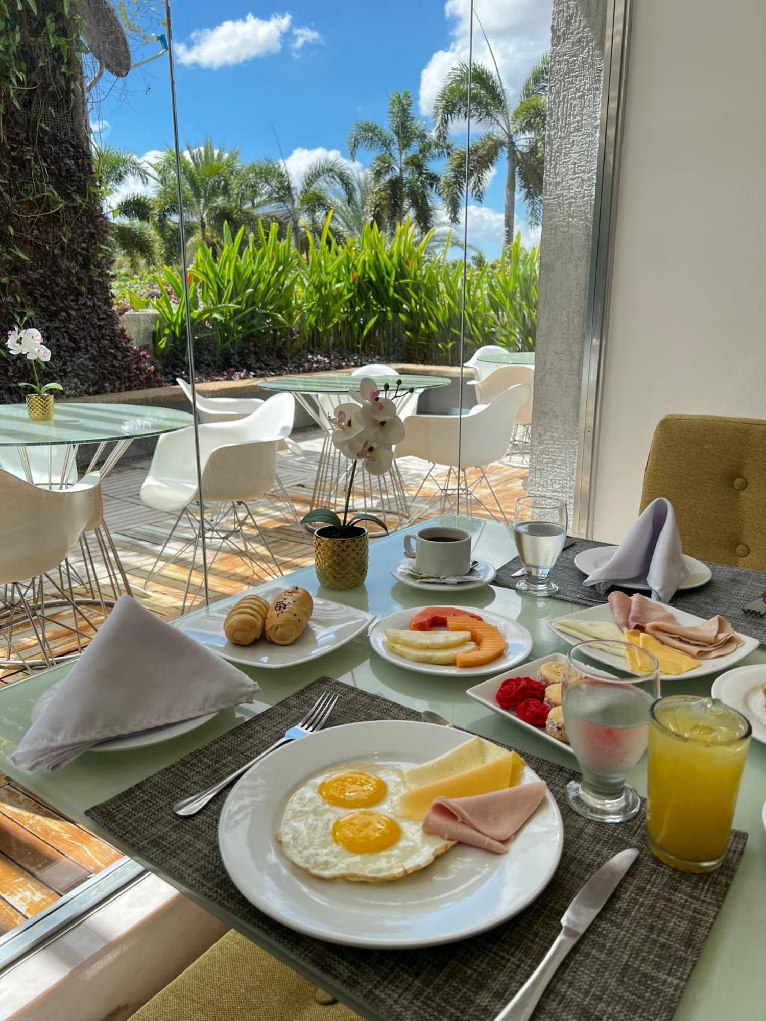 Rosa Bela Hotel & Convention Center Puerto Ordaz Екстериор снимка